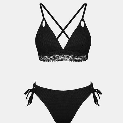 CUPSHE Damen Bikini Set V Ausschnitt Lace Trim Triangel Low Waist Bademode | Texturierte, Zweiteiliger, seitliche Bindebänder, gekreuzter Rücken, weiches Streichmaterial, Strand und Urlaub